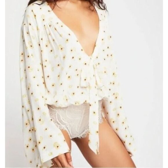 Free People Top Womens Medium White Yellow Floral Bodysuit Bell Sleeve Boho - Picture 8 of 13